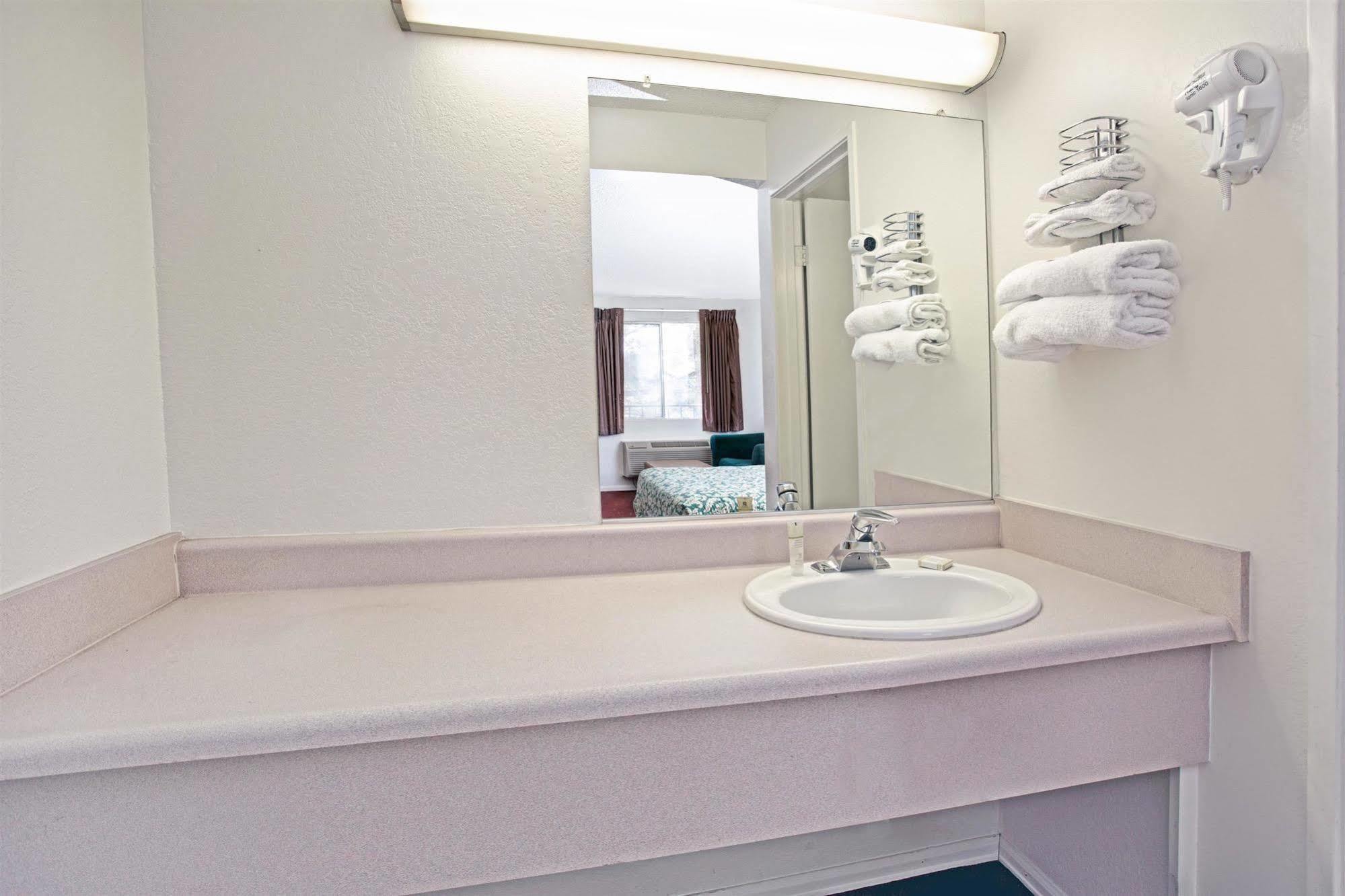 Knights Inn Aurora Dış mekan fotoğraf